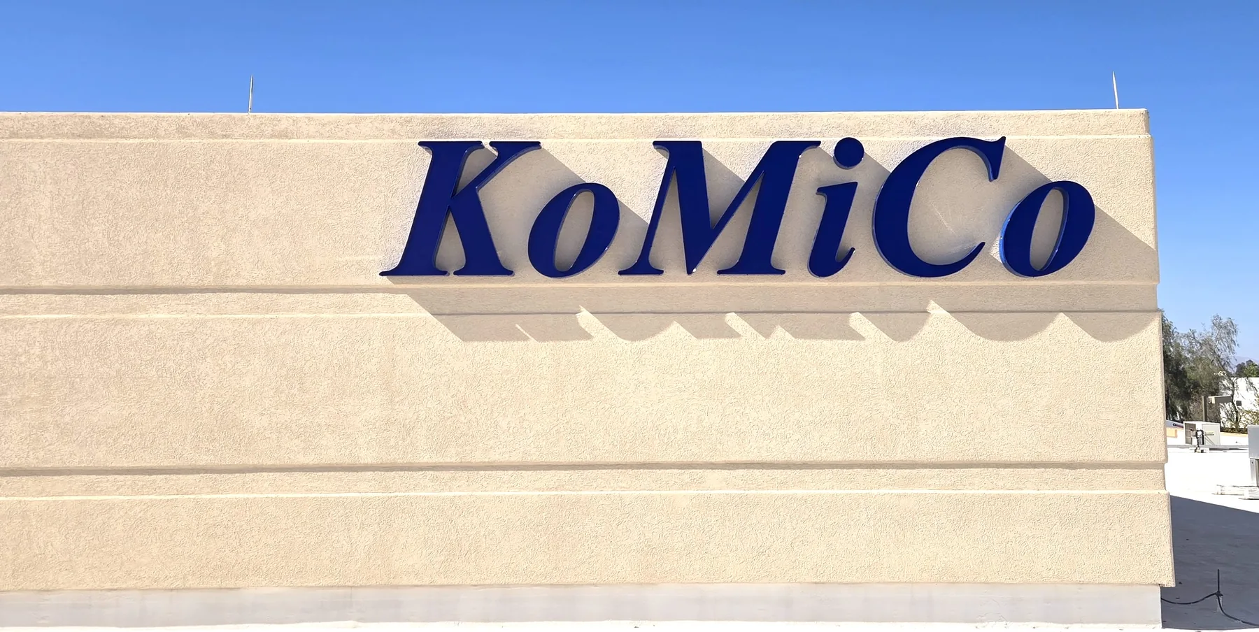 KoMiCo blue dimensional building letters